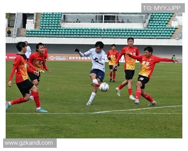 赛后分析：上海足球队与北京足球队实力对比及比赛亮点回顾